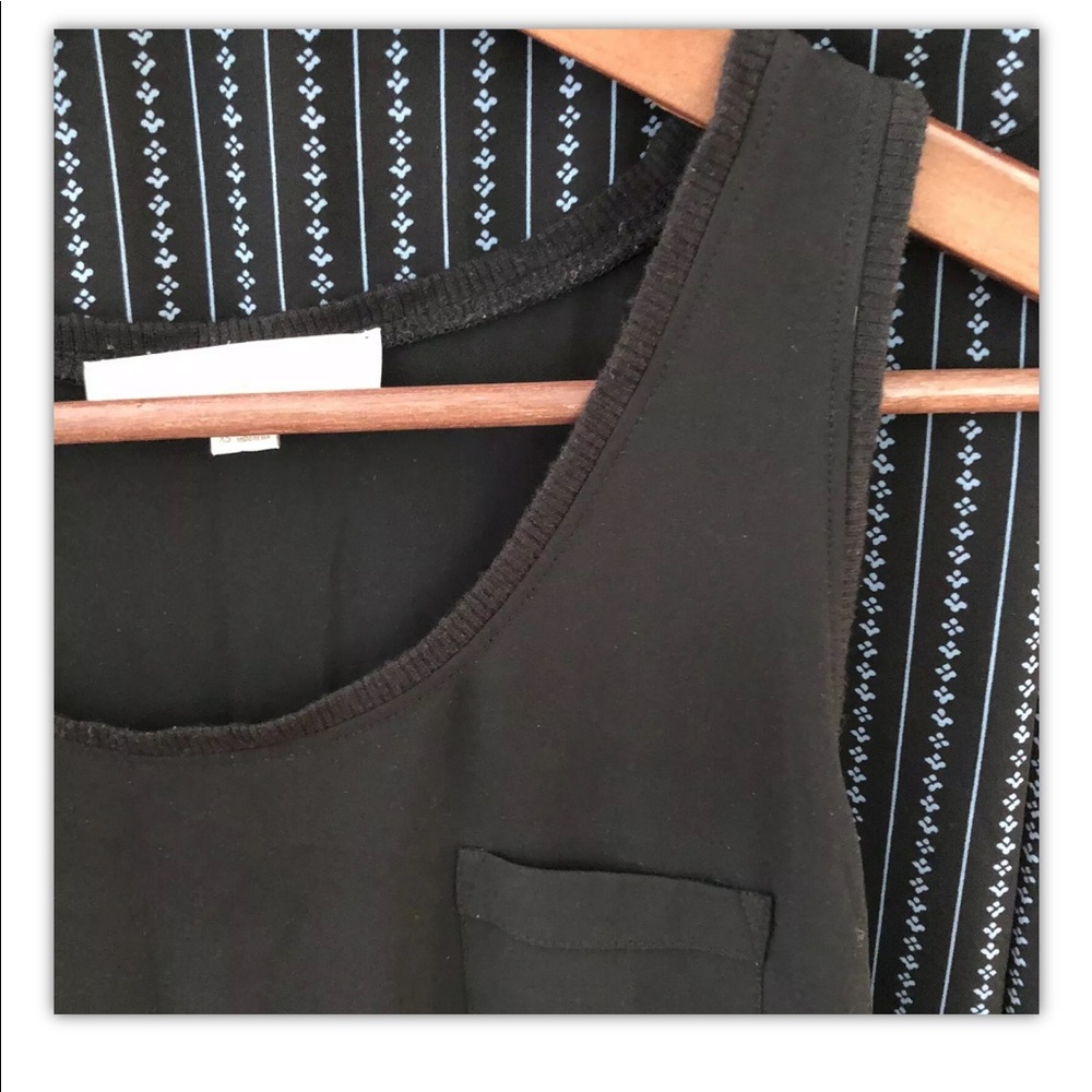 3/$15   Last chance bundle LOFT Ann Taylor Xs Pocket Tanks - Picture 2 of 7